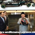 Helm Spesial Buat Presiden Prabowo dari Anwar Ibrahim
